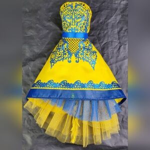 Disney Descendants 2 Mal's Yellow and Blue DRESS ONLY - SEE PHOTOS - GUC